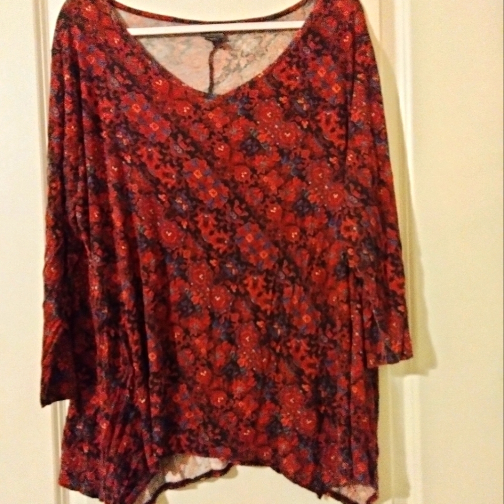 1x red floral shirt